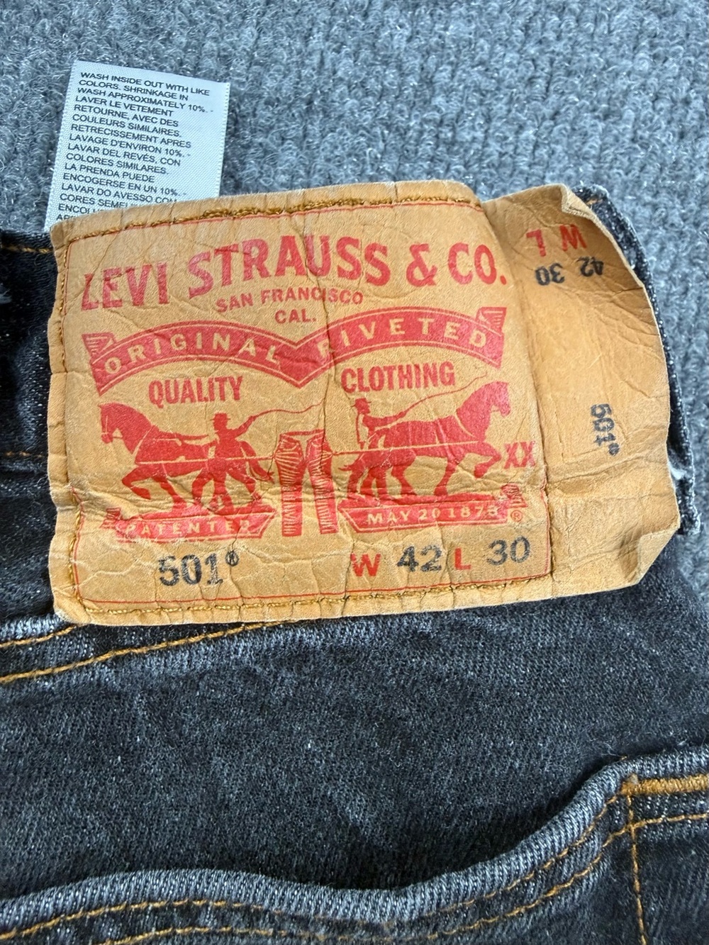 Levi's 501 Men's Black Straight Jeans, Size 42x27 (hemmed)